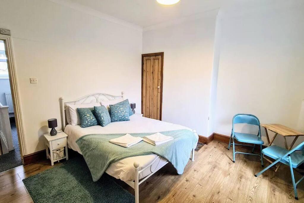 2 Bedroom Victorian Canal Side Terrace House. Hebden Bridge Exterior foto